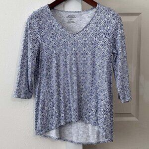 Chico’s The Ultimate Tee, Blue Geometric, Size O